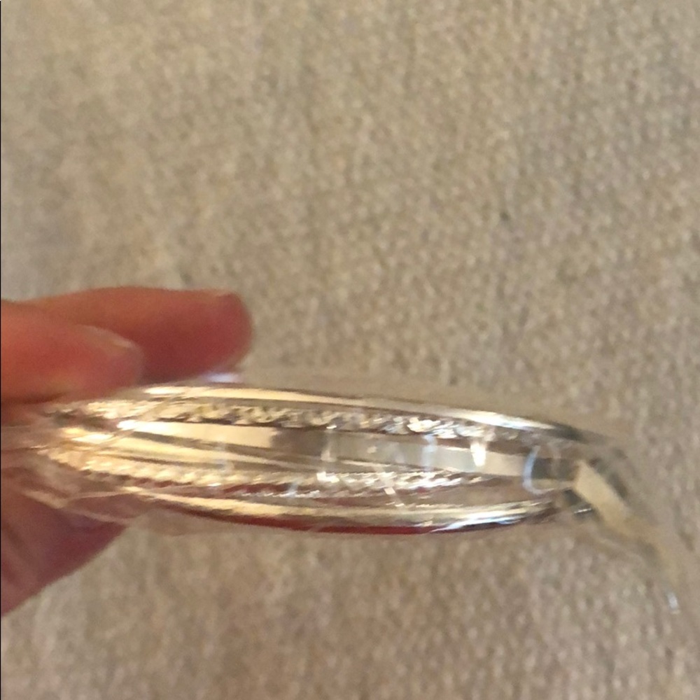 Bring silver colored bangle bracelets - set of 5